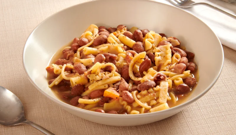 Pasta con fagioli e pancetta