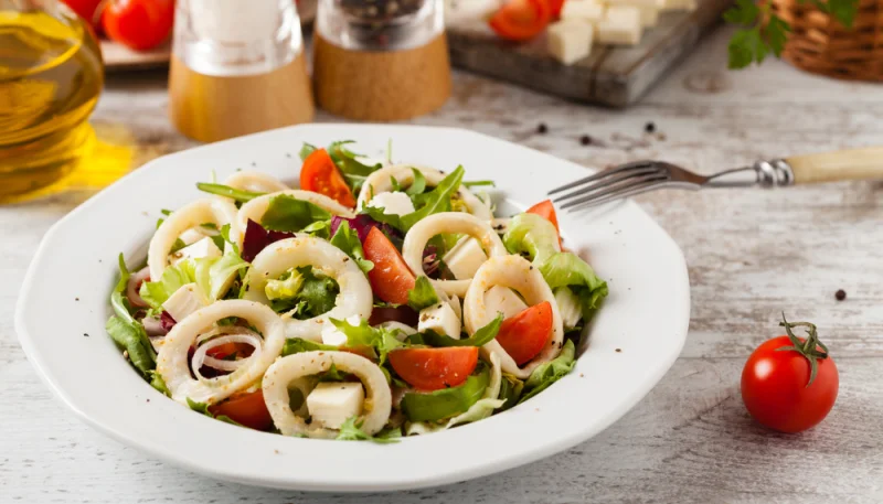 Insalata di calamari e pomodorini