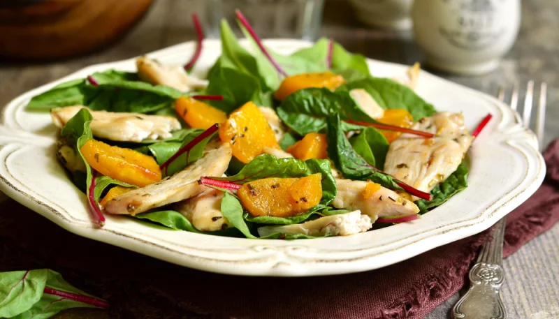 Insalata di pollo all'arancia