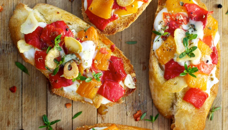 Tartine con peperoni