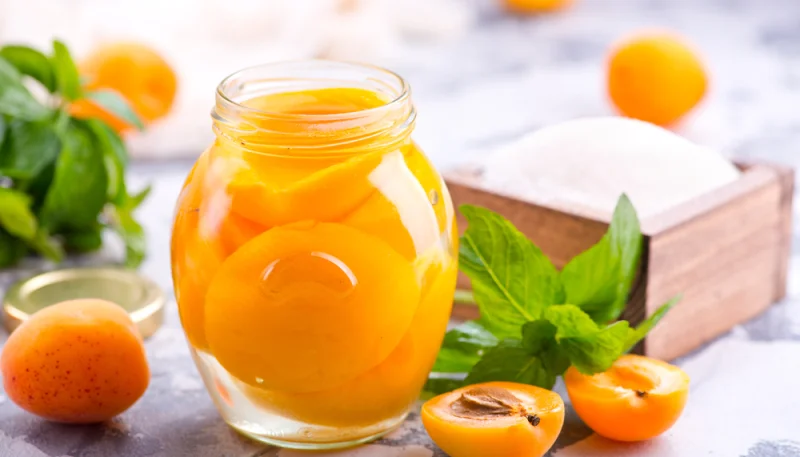 Albicocche sciroppate