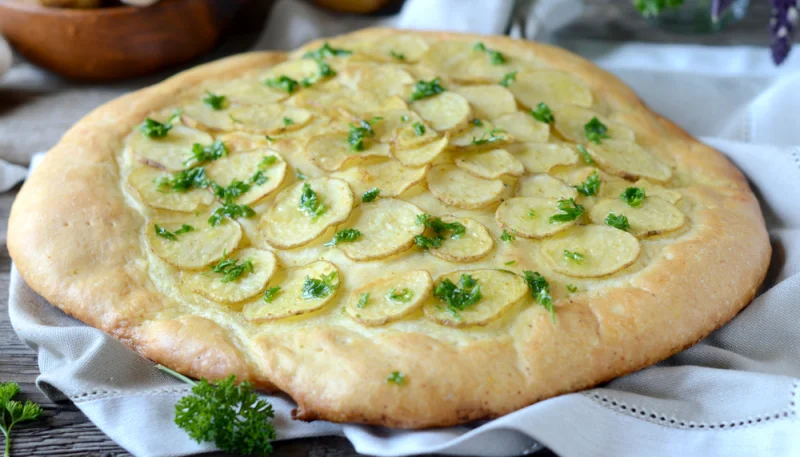 Focaccia con patate e fontina