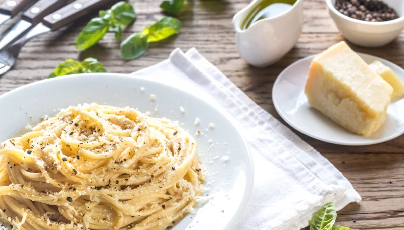 Spaghetti cacio e pepe