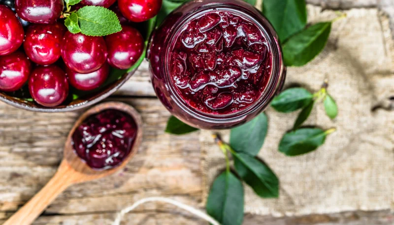 Confettura di ciliegie