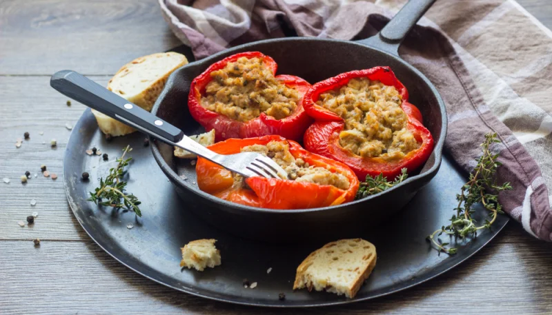 Peperoni ripieni di tonno e mozzarella