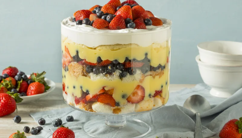 Zuppa inglese ai frutti di bosco
