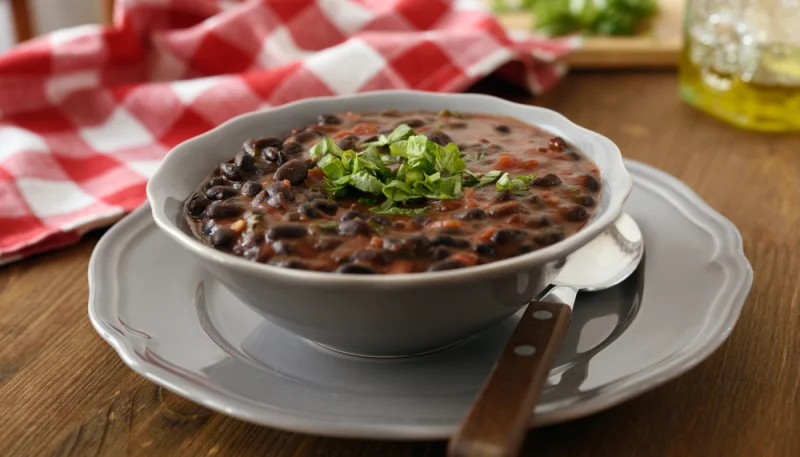 Zuppa di scarola e fagioli