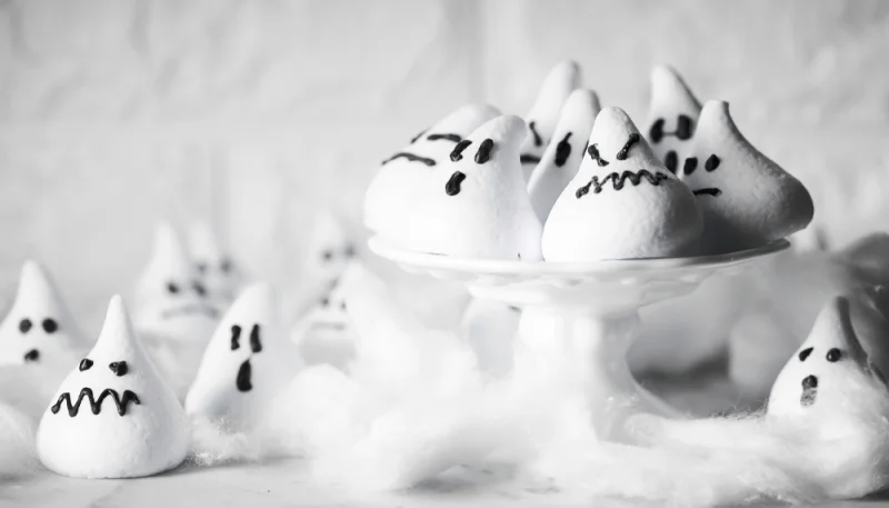 Fantasmini di meringhe