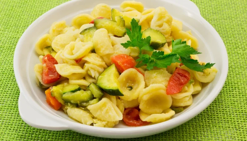 Orecchiette con zucchine e carote