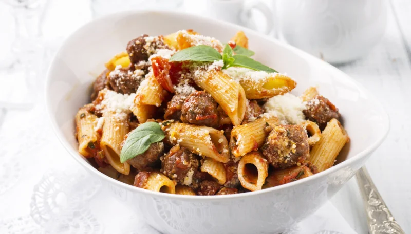 Penne salsiccia e funghi