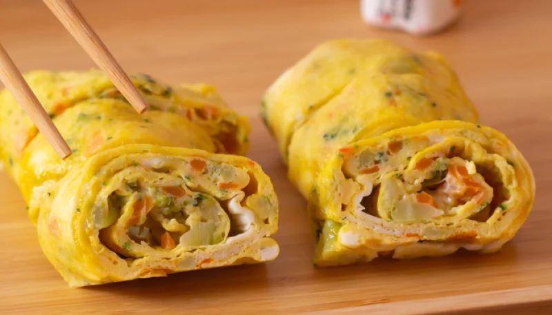 Rotolo di frittata farcito