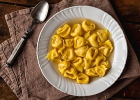 Anolini in brodo