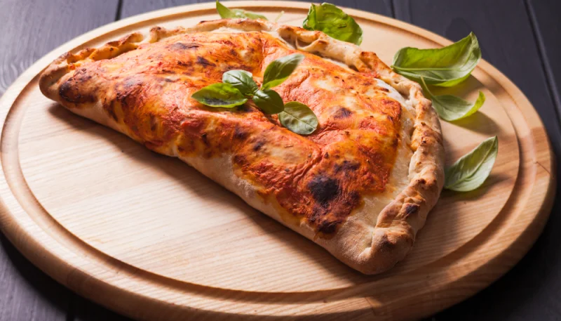 Calzone napoletano