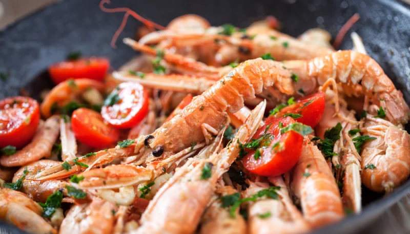 Scampi al vino bianco