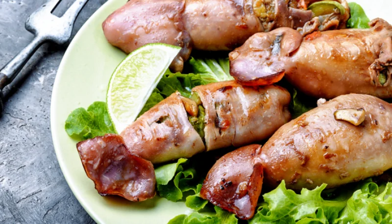 Calamari imbottiti con acciughe