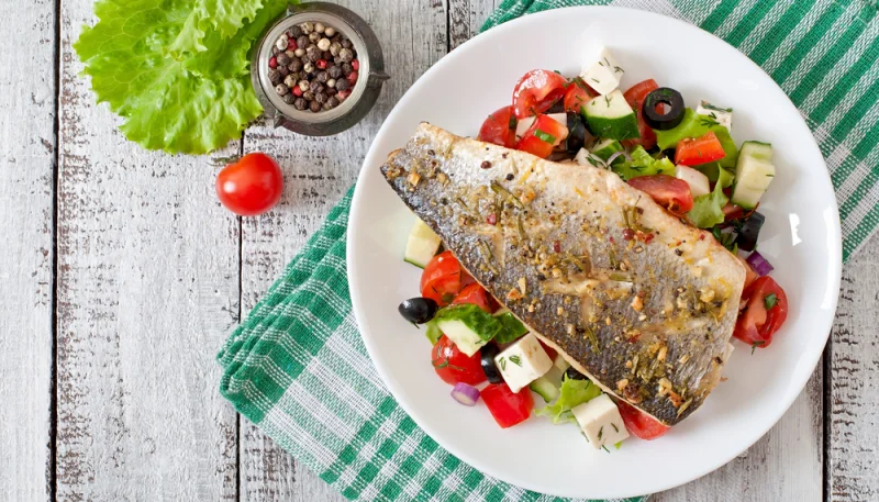 Filetti di pangasio al forno con olive e capperi