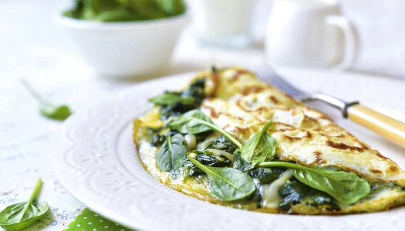 Omelette al formaggio e spinaci