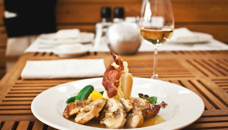 Straccetti di pollo al Marsala e rosmarino