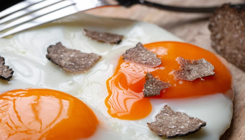 Uova con tartufo
