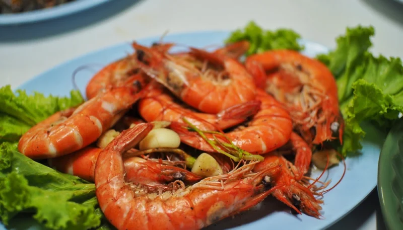 Gamberi al forno con aglio