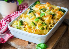 Pasta al forno broccoli e scamorza