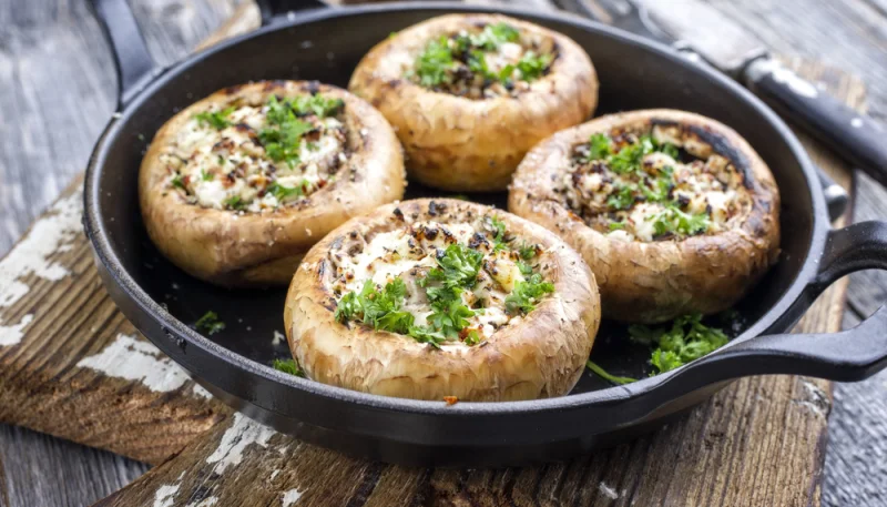 Teste di funghi ripiene