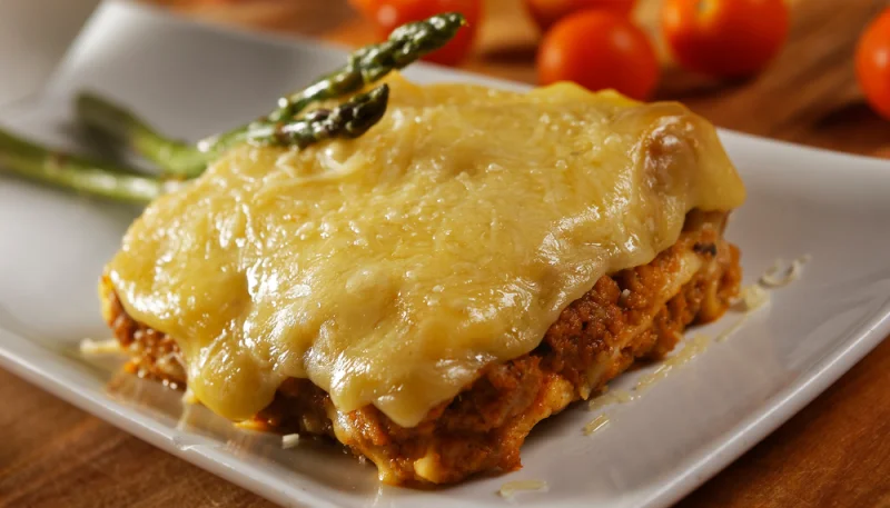 Lasagne bianche con carne e asparagi
