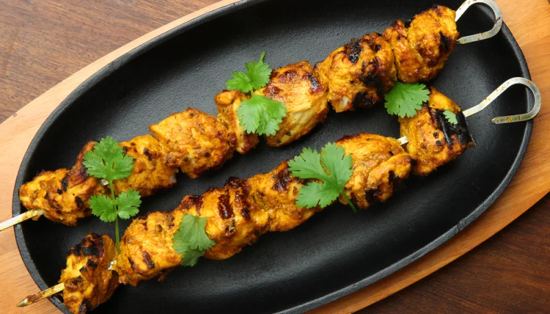 Spiedini di pollo al curry