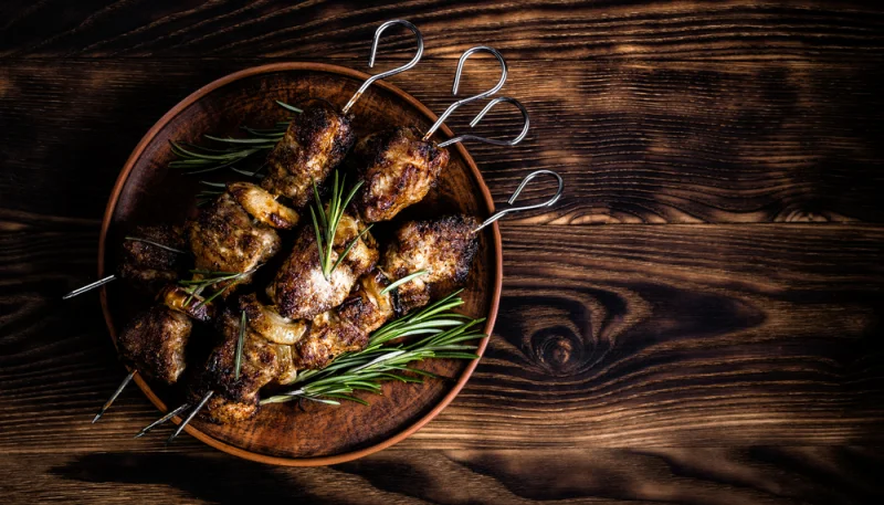 Spiedini di vitello e verza