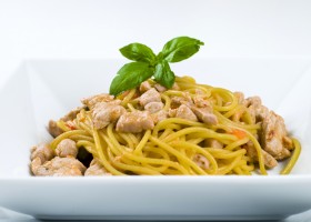 Linguine alla carbonara di tonno