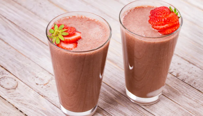 Smoothie al cacao e fragola