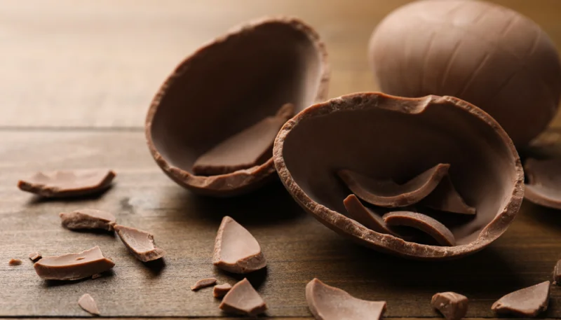 Uovo di cioccolato fatto in casa