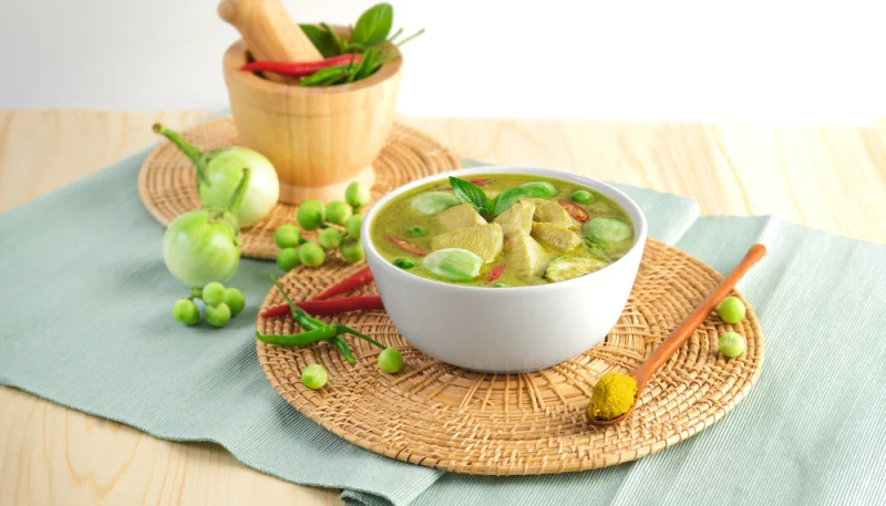 Zuppa di pollo e piselli