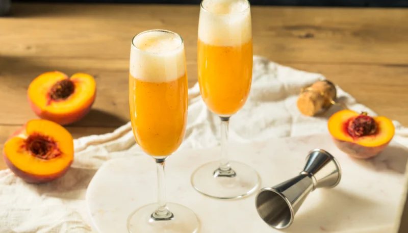Bellini cocktail