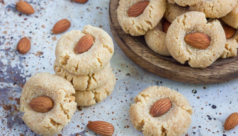 Biscotti al cocco e mandorle