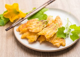 Fiori di zucca in tempura