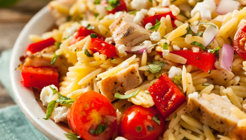 Insalata di riso con pollo