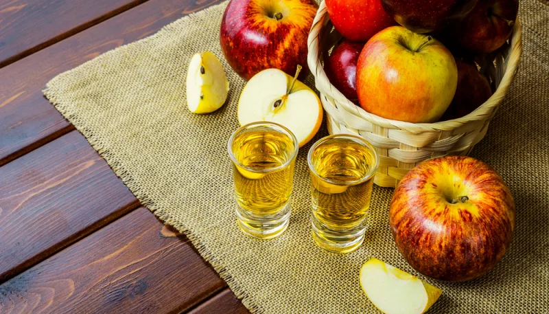 Liquore di mele cotogne