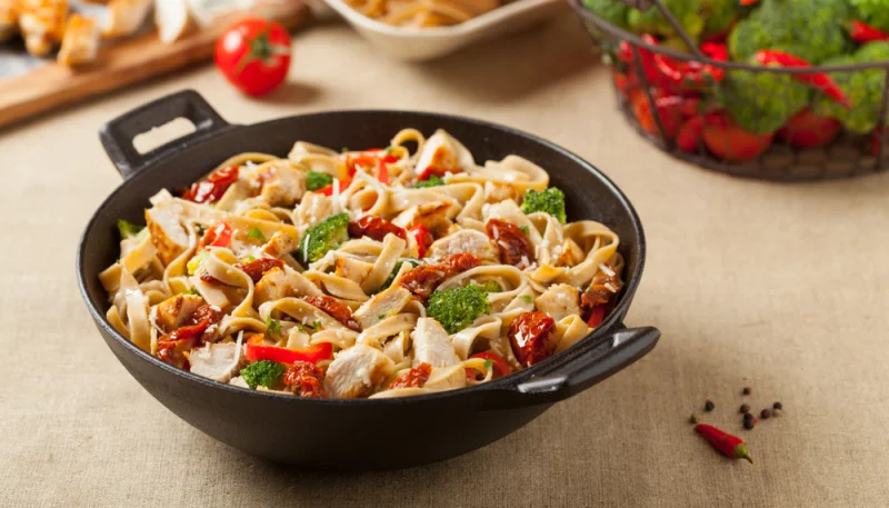 Tagliatelle al pollo e verdure