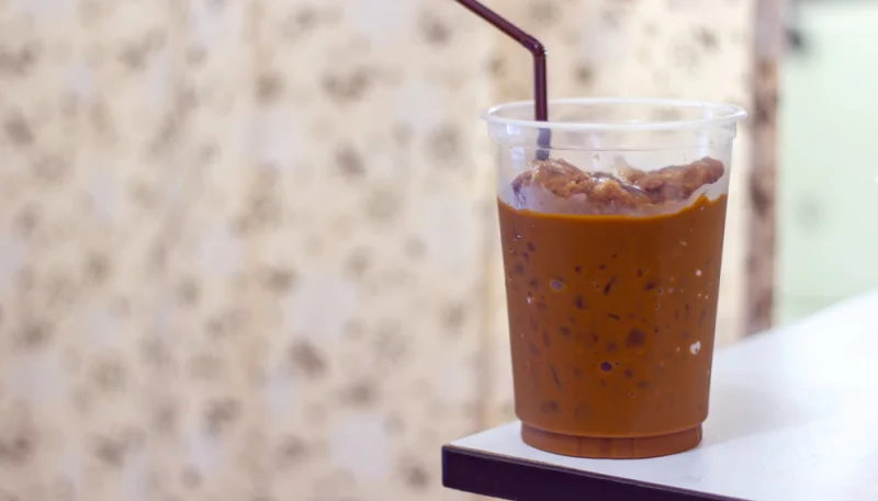 Caffè con cioccolato, peperoncino e vaniglia