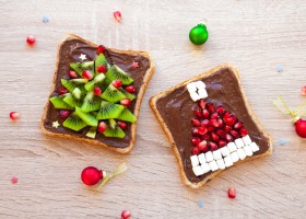 Toast di Natale con frutta e Nutella
