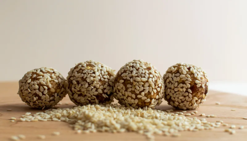 Palline di carote e sesamo