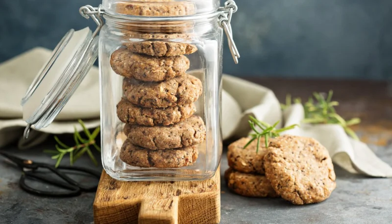 Biscotti ai cereali e frutta secca