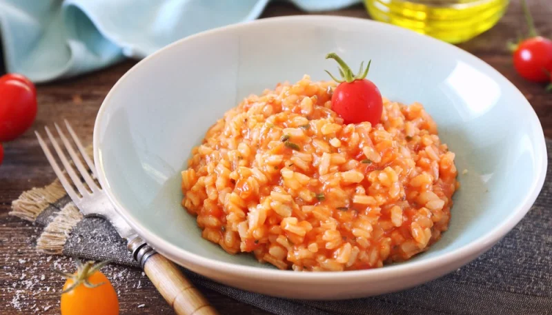 Risotto al pomodoro con funghi
