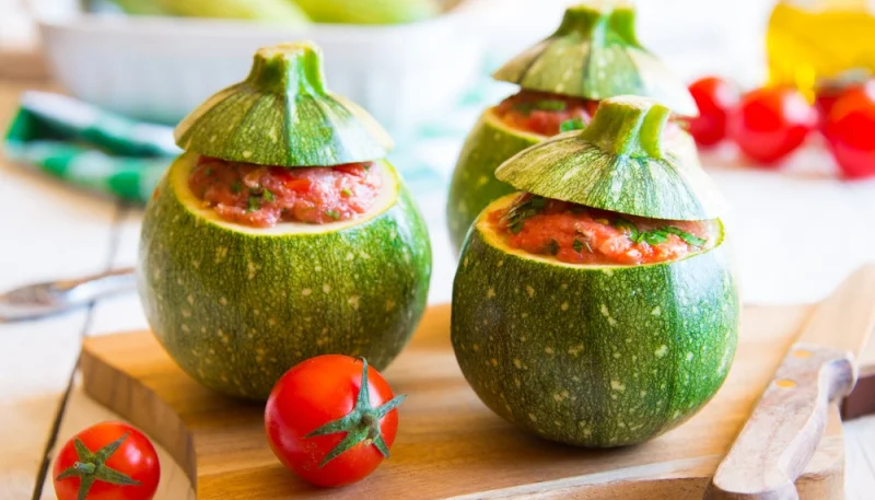 Zucchine rotonde ripiene di pomodorini