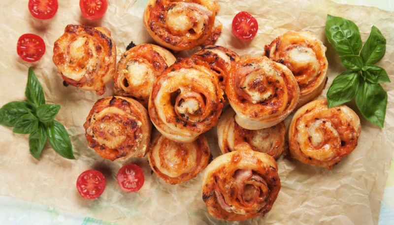 Girelle salate di prosciutto e formaggio