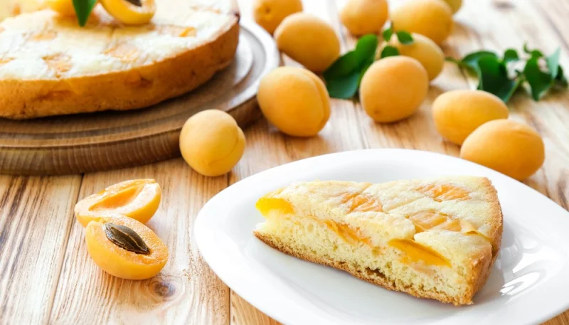 Torta con zenzero e albicocche