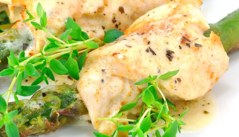 Involtini di pollo con asparagi