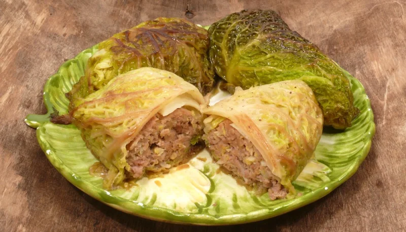 Involtini di verza ripieni di carne