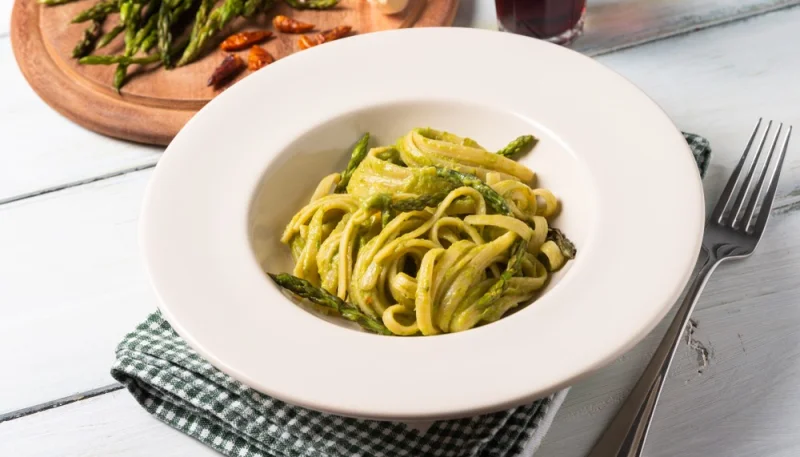 Linguine alla crema di asparagi